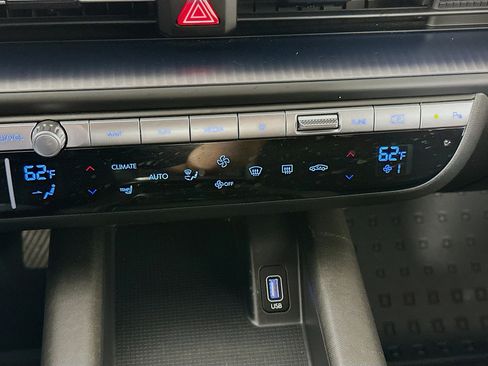 Used 2024 Hyundai Ioniq 6 SE RWD image 23