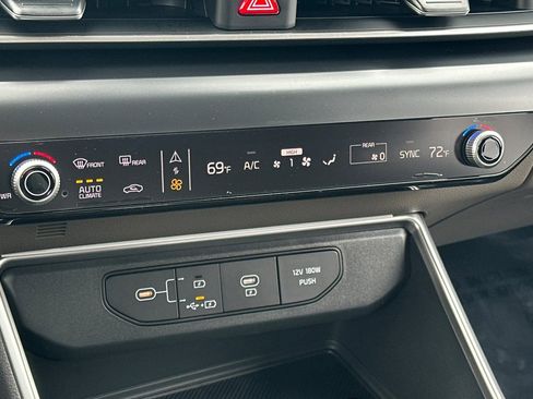 New 2026 Kia Carnival FWD image 17