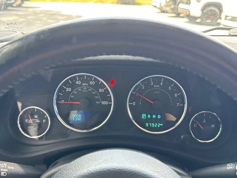 Used 2017 Jeep Wrangler Unlimited Sport w/ Connectivity Group AWD/4WD image 17