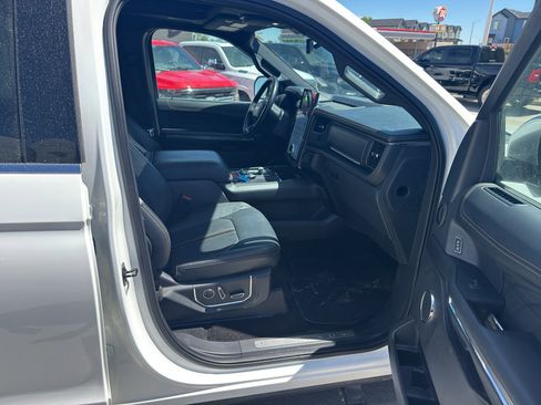 Used 2023 Ford Expedition Platinum AWD/4WD image 10
