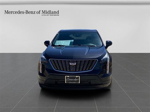 Used 2023 Cadillac XT4 Luxury w/ Cold Weather Package image 2