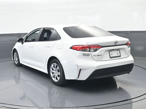 Used 2023 Toyota Corolla LE FWD image 4