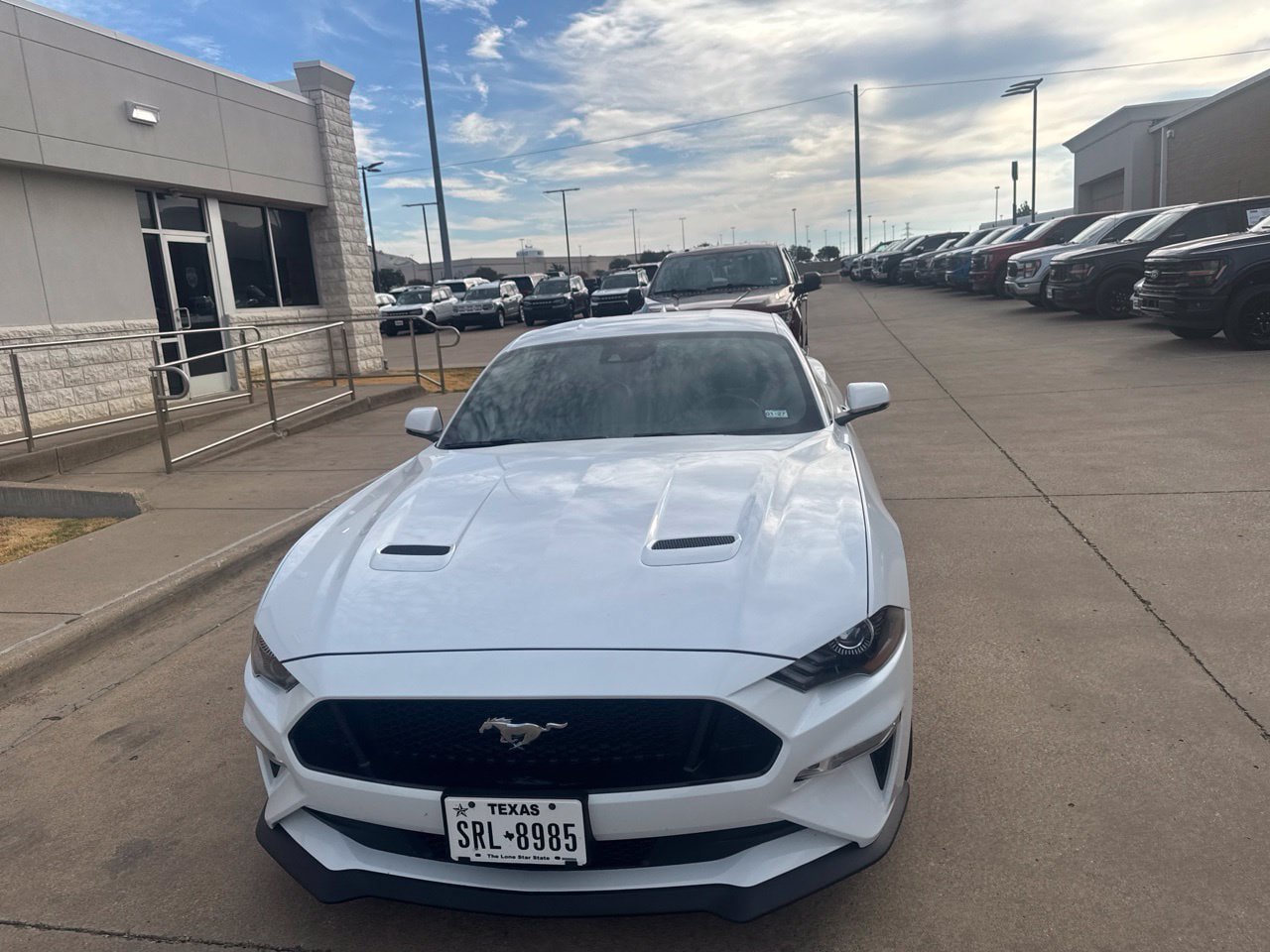 Used 2022 Ford Mustang GT Premium RWD image 2