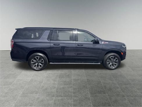 Used 2022 Chevrolet Suburban Z71 w/ Z71 Off-Road Package image 7