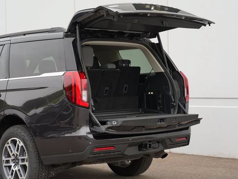 Used 2025 Ford Expedition Active AWD/4WD image 30