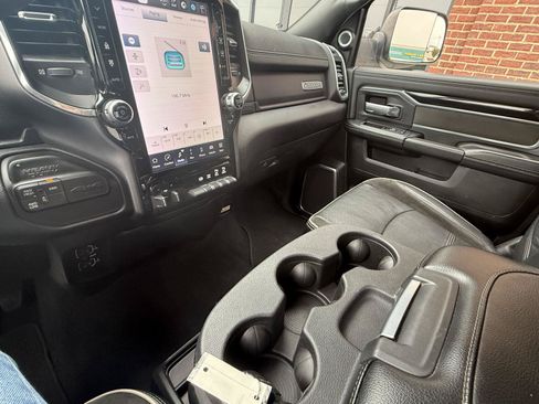 Used 2022 RAM 2500 Laramie AWD/4WD image 5