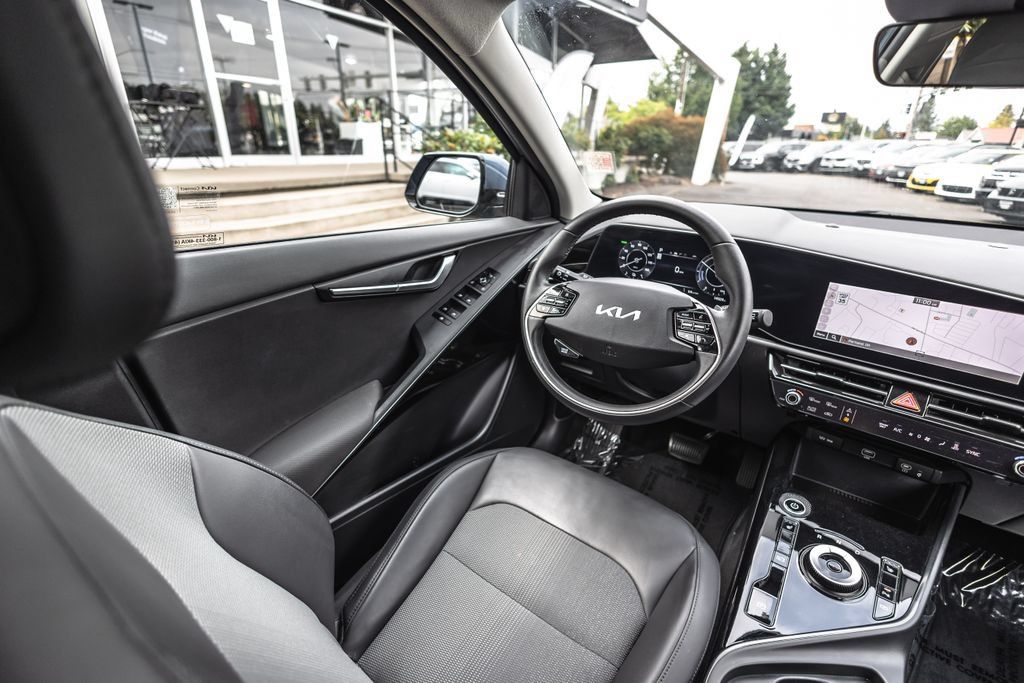 Used 2023 Kia Niro Wind FWD image 18