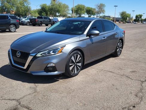 Used 2020 Nissan Altima 2.5 SV FWD image 4