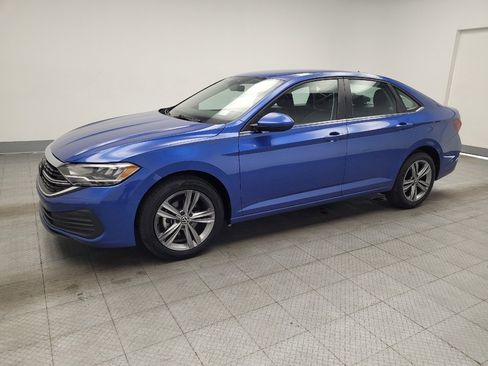 Used 2024 Volkswagen Jetta SE FWD image 2