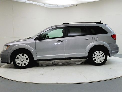 Used 2020 Dodge Journey SE image 5