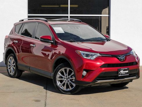 Used 2018 Toyota RAV4 Limited image 7