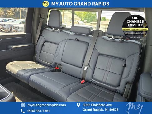 Used 2024 Chevrolet Silverado 3500 High Country w/ Technology Package AWD/4WD image 26