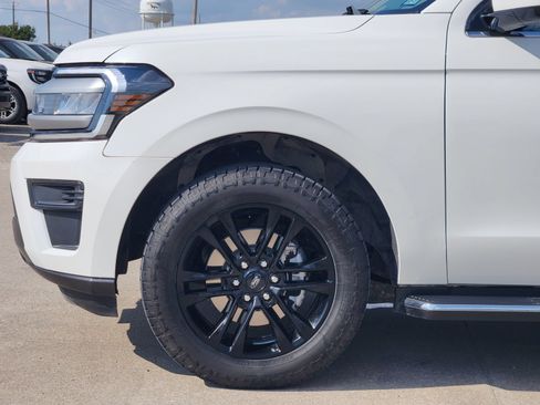 Used 2023 Ford Expedition XLT RWD image 9