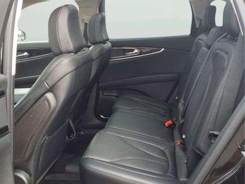 Used 2022 Lincoln Nautilus Reserve image 14