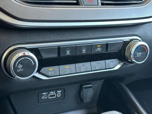 Used 2024 Nissan Altima 2.5 SR FWD image 18