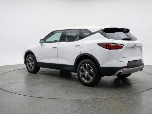 Used 2025 Chevrolet Blazer LT FWD image 5