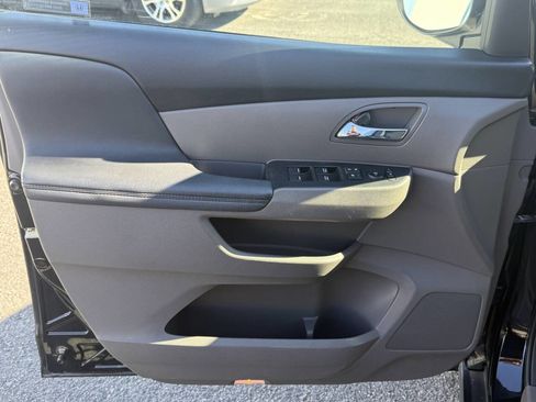 Used 2016 Honda Odyssey SE image 10