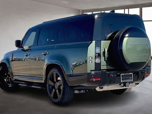 New 2026 Land Rover Defender 130 X-Dynamic SE image 3