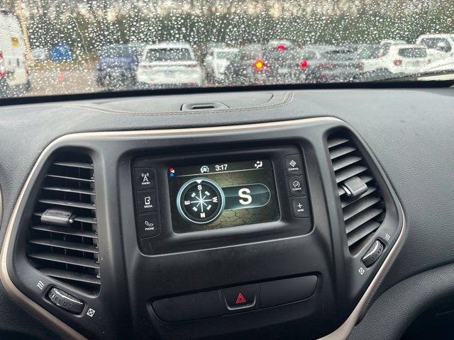 Used 2016 Jeep Cherokee Sport w/ Cold Weather Group AWD/4WD image 21