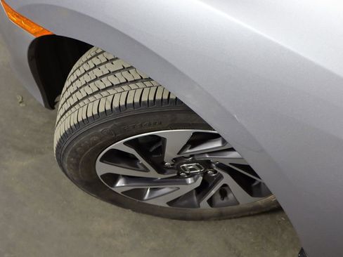 Used 2017 Honda Civic EX image 40