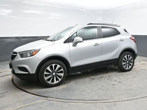 Used 2022 Buick Encore Preferred image 3