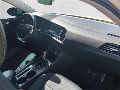 Used 2023 Volkswagen Jetta SE image 25