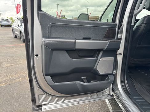 Used 2023 Ford F150 Lariat w/ Trailer Tow Package image 33