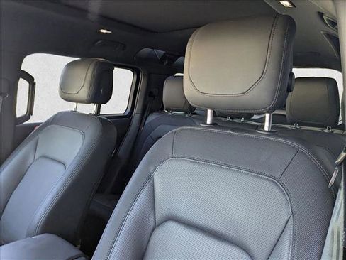 Certified 2023 Land Rover Defender 110 X-Dynamic SE image 12