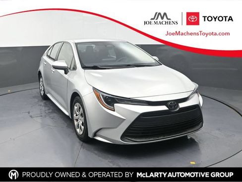 Used 2024 Toyota Corolla LE FWD image 1