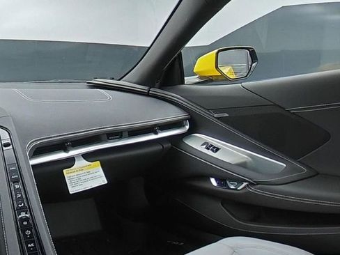 Used 2025 Chevrolet Corvette Stingray Convertible w/ 1LT image 19