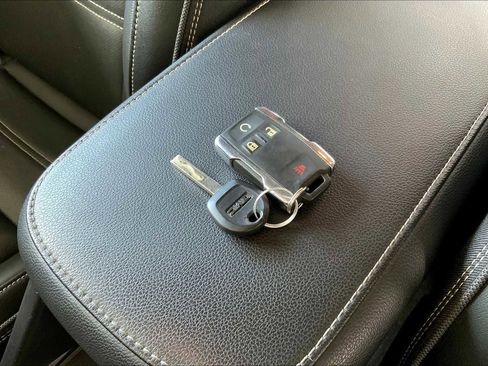 Used 2022 GMC Canyon Denali image 14