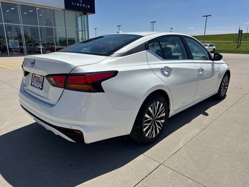 Used 2025 Nissan Altima 2.5 SV FWD image 27