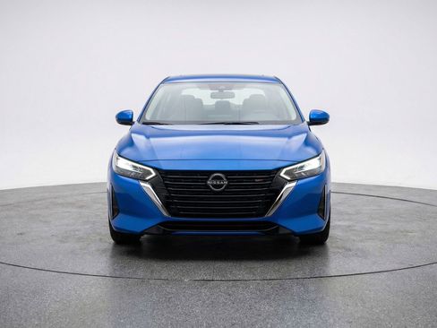 Used 2025 Nissan Sentra SV image 2