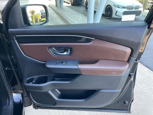 Used 2025 Honda Pilot Elite image 14