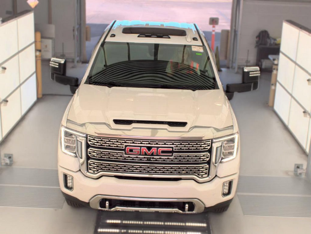 Used 2021 GMC Sierra 3500 Denali w/ Denali Ultimate Package AWD/4WD image 3