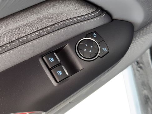 Used 2025 Ford Mustang EcoBoost image 15