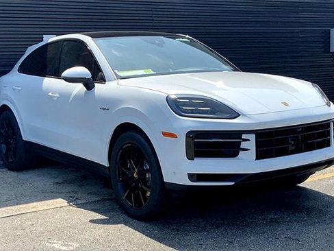 New 2025 Porsche Cayenne E-Hybrid Coupe image 12