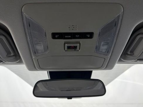 Used 2025 Toyota RAV4 XLE FWD image 41