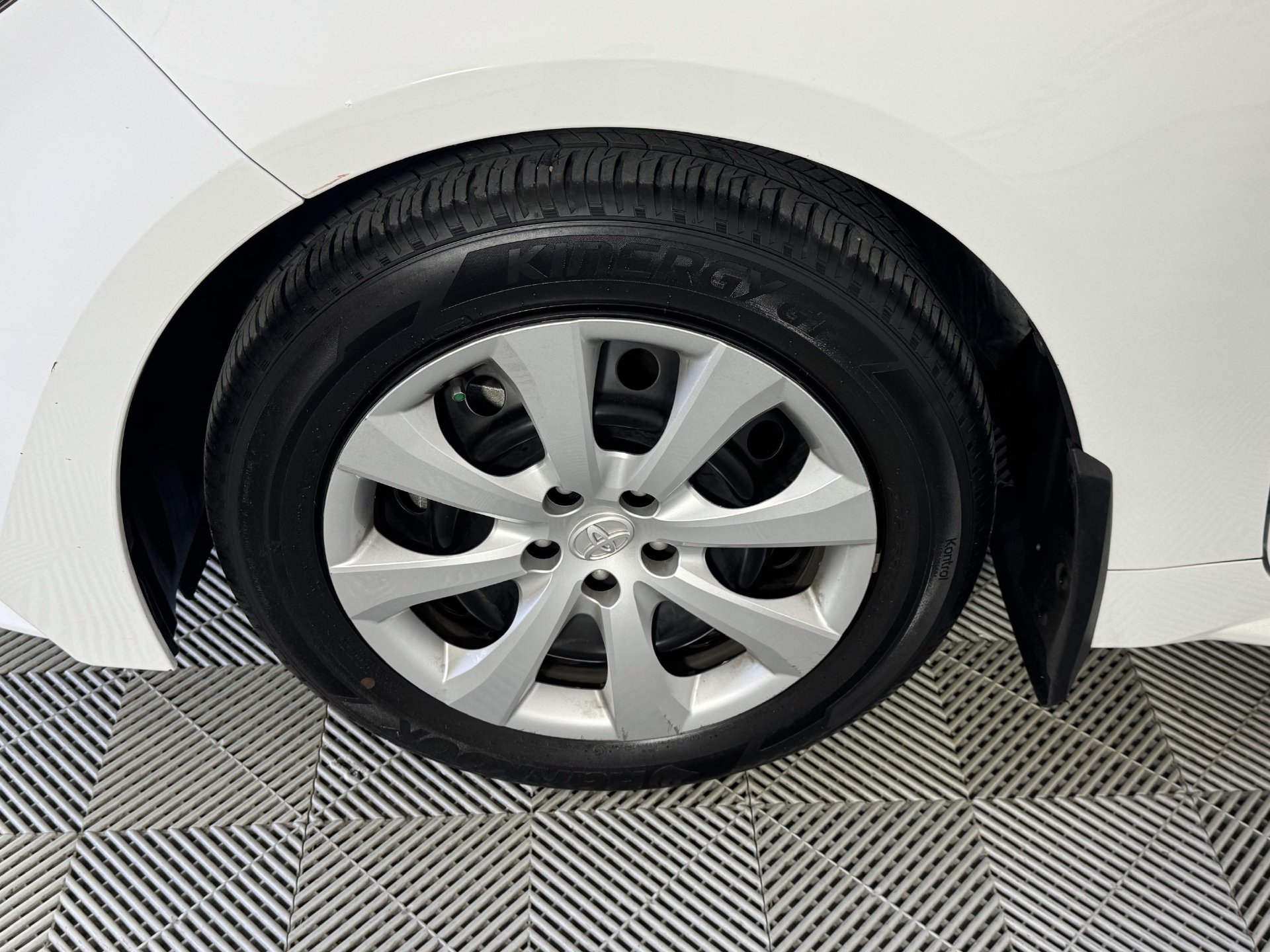 Used 2025 Toyota Corolla LE FWD image 29