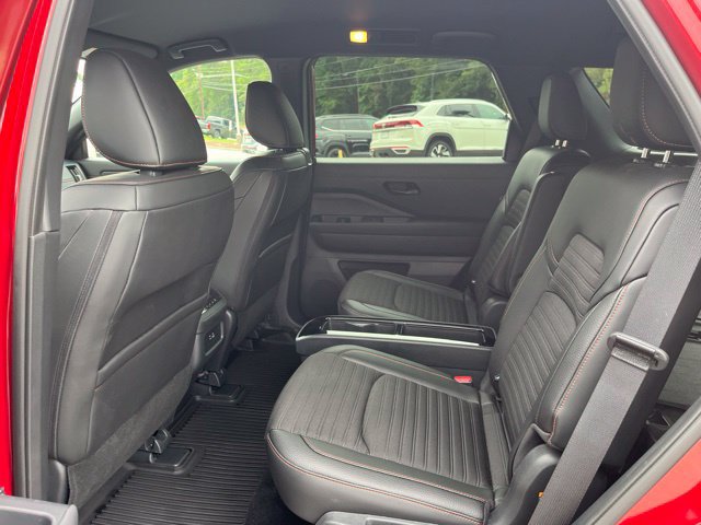 Used 2025 Nissan Pathfinder Rock Creek AWD/4WD image 12