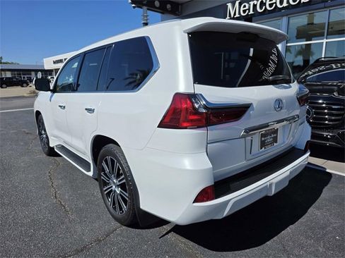 Used 2020 Lexus LX 570 4WD w/ Luxury Package image 8