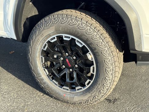 New 2026 GMC Canyon AT4 w/ Technology Plus Package image 6