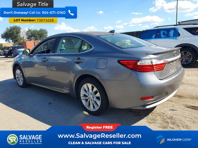 Used 2015 Lexus ES 300h w/ Navigation System Package FWD image 3