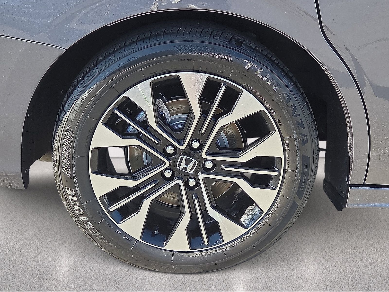 Used 2025 Honda Odyssey Elite image 17