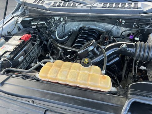 Used 2015 Ford F150 XLT image 23