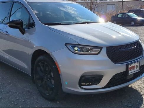 New 2026 Chrysler Pacifica Limited image 6