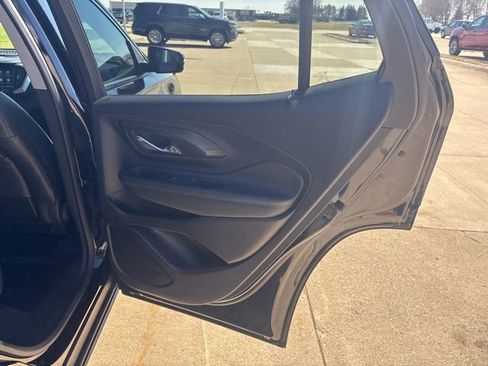 Used 2024 GMC Terrain SLT w/ Infotainment Package II image 20