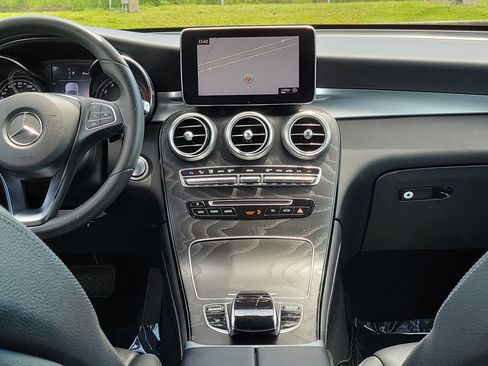 Used 2018 Mercedes-Benz GLC 300 image 16