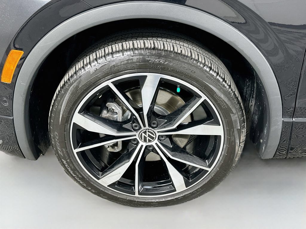 Used 2022 Volkswagen Tiguan SEL R-Line AWD/4WD image 31