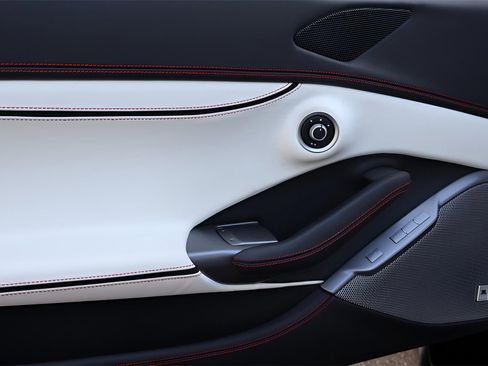 Used 2023 Ferrari Portofino M image 11